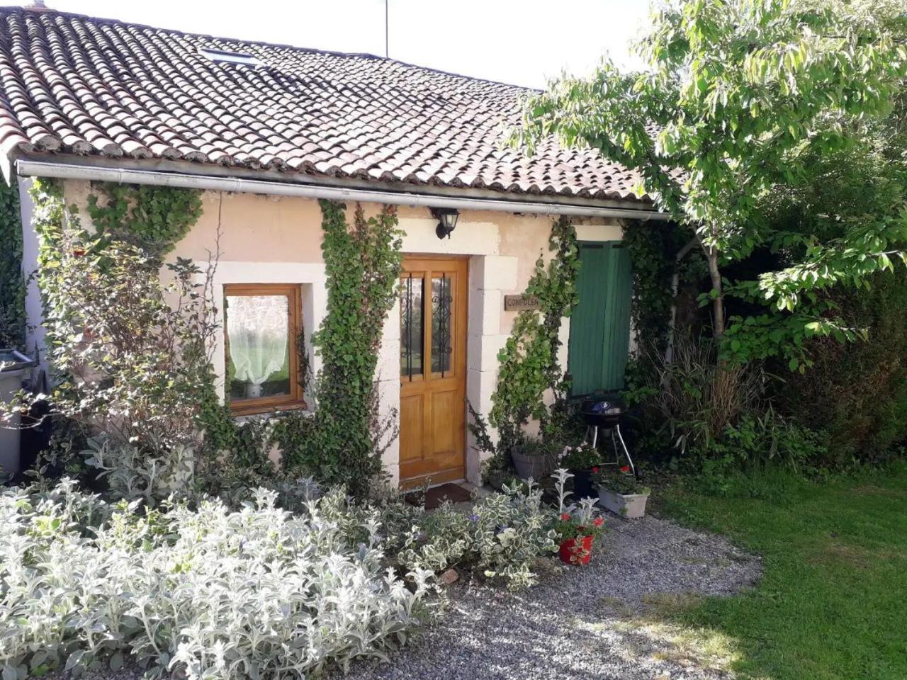 Tranquille Vienne Gites A Chirac Dept Charente מראה חיצוני תמונה