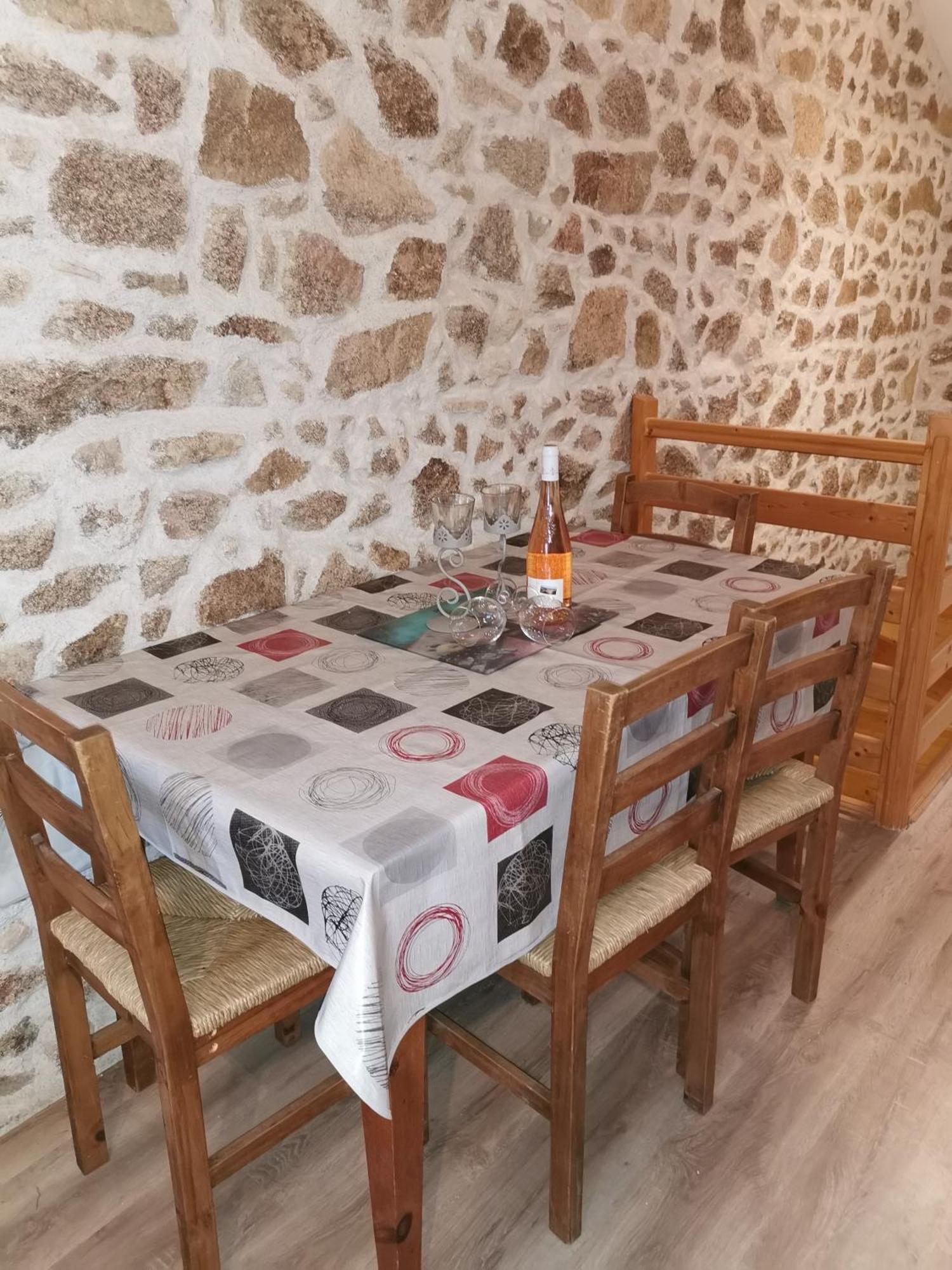 Tranquille Vienne Gites A Chirac Dept Charente מראה חיצוני תמונה
