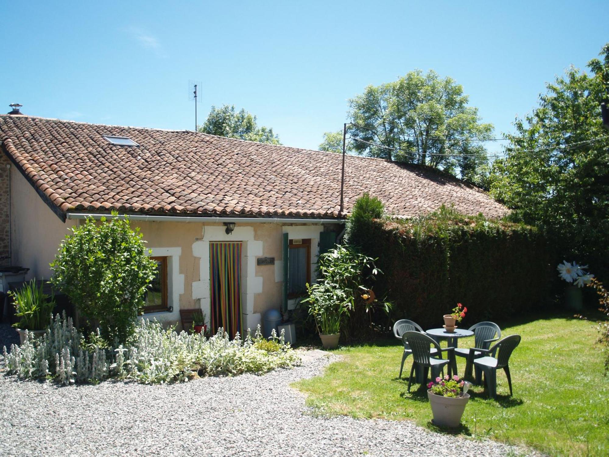 Tranquille Vienne Gites A Chirac Dept Charente מראה חיצוני תמונה