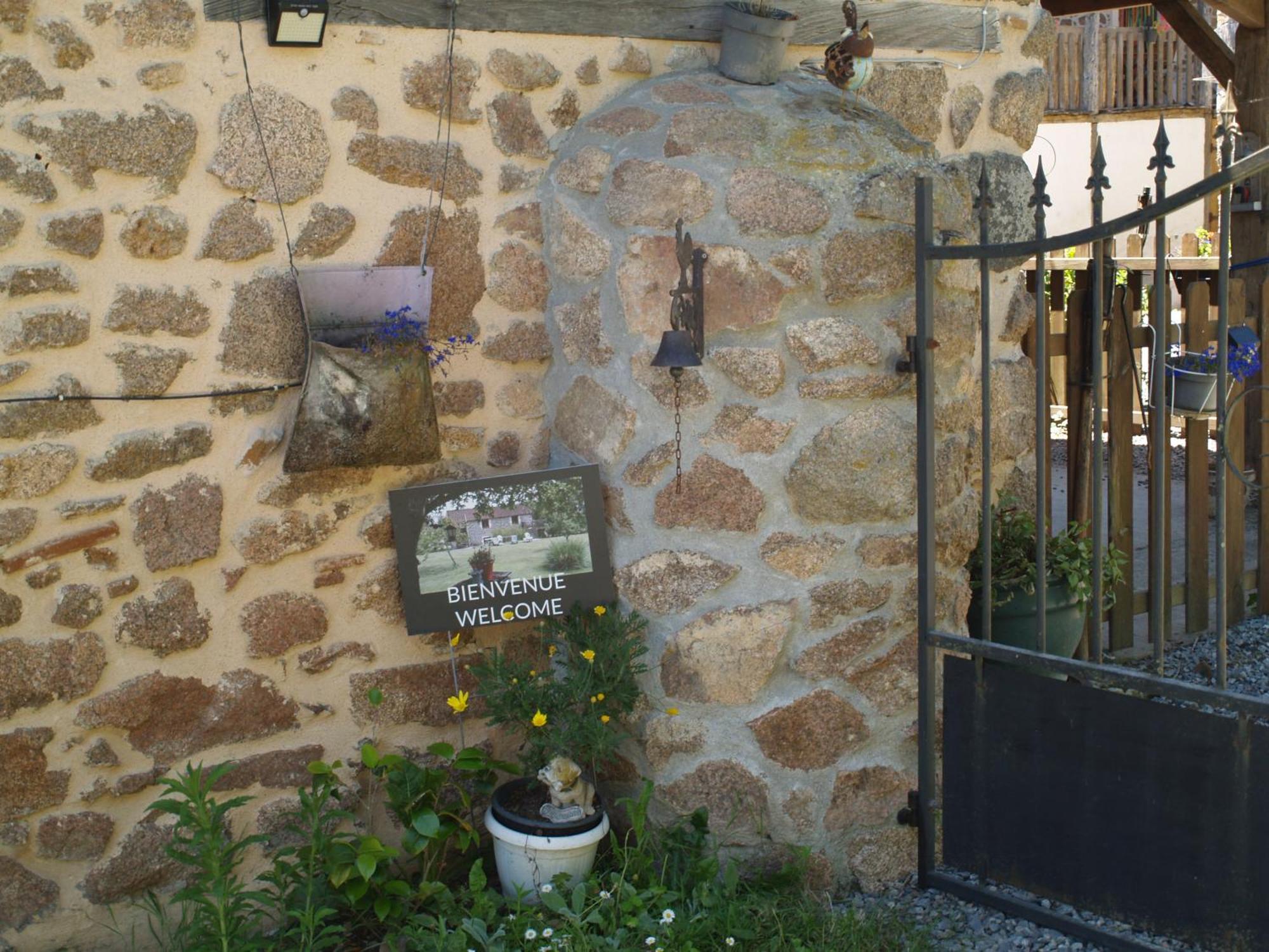 Tranquille Vienne Gites A Chirac Dept Charente מראה חיצוני תמונה
