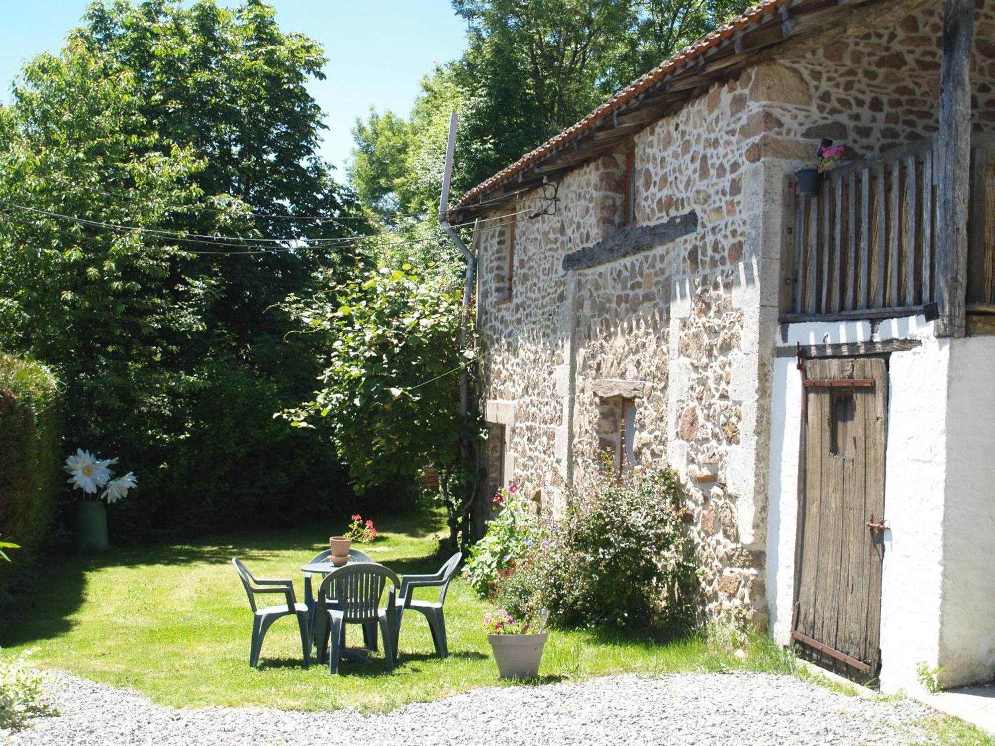Tranquille Vienne Gites A Chirac Dept Charente מראה חיצוני תמונה